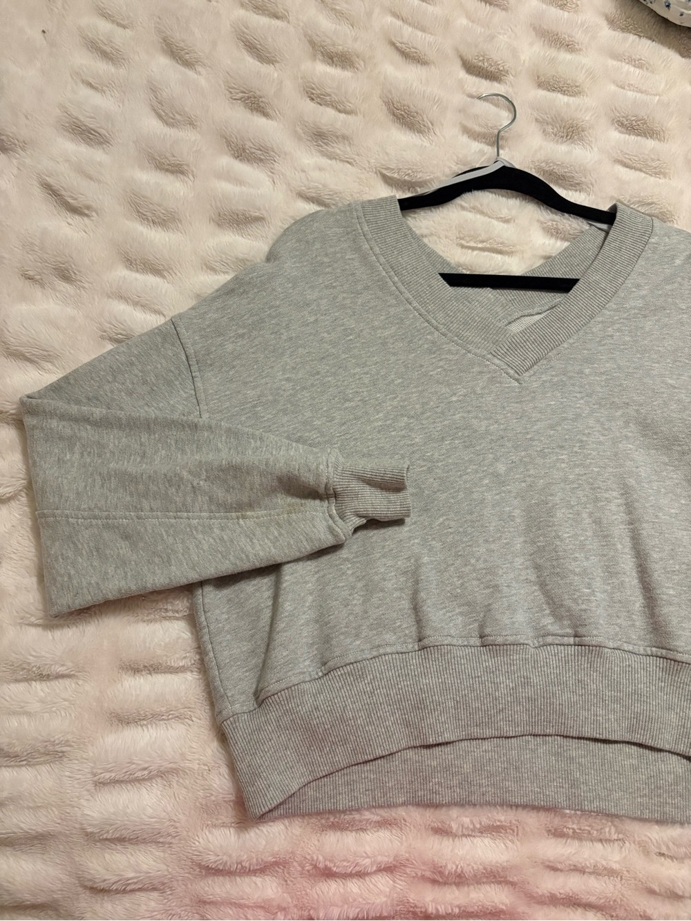 aerie Heather Gray V-Neck Pullover Sweater
